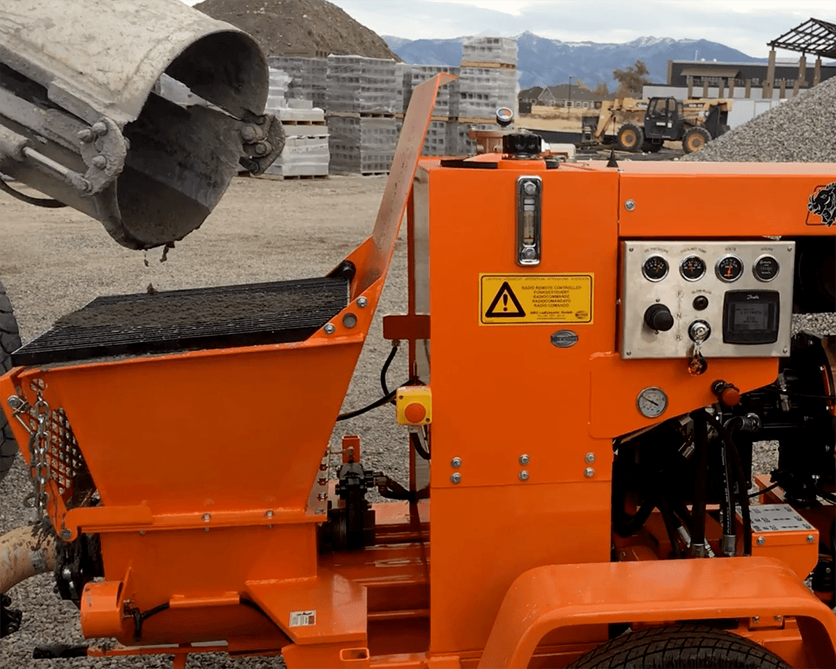 Hog_Pump_in_use_LangMas