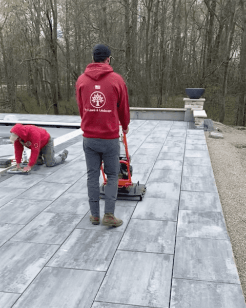 Roller_Paver_Compactor_in_use_10