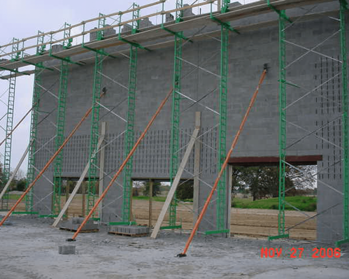 HL_on_job_site_2