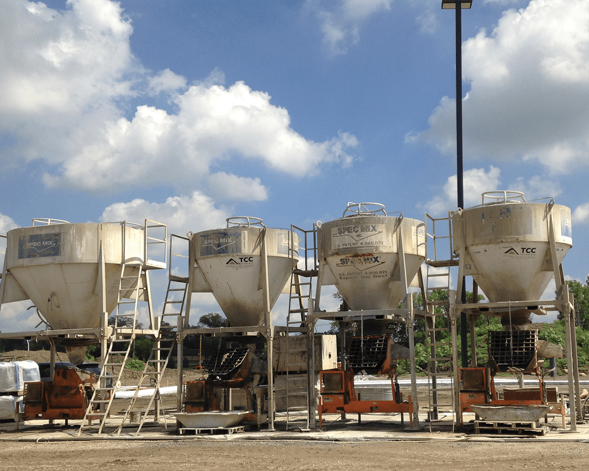 MH_silo_fill_with_hog_troughs