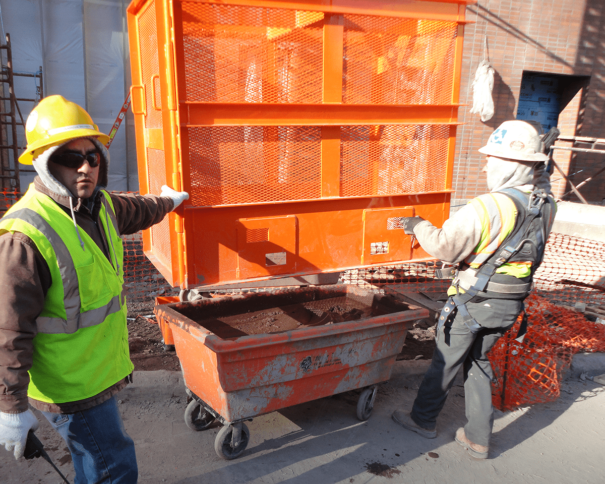 Hoist_hog_on_jobsite_2