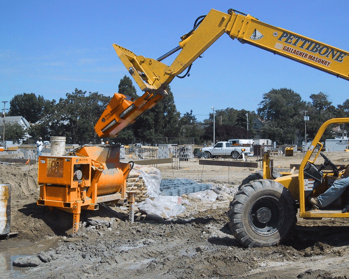 hog_slopper_on_jobsite_4