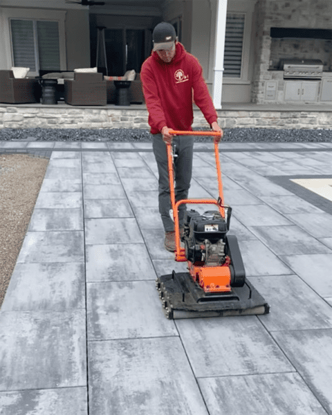 Roller_Paver_Compactor_in_use_9