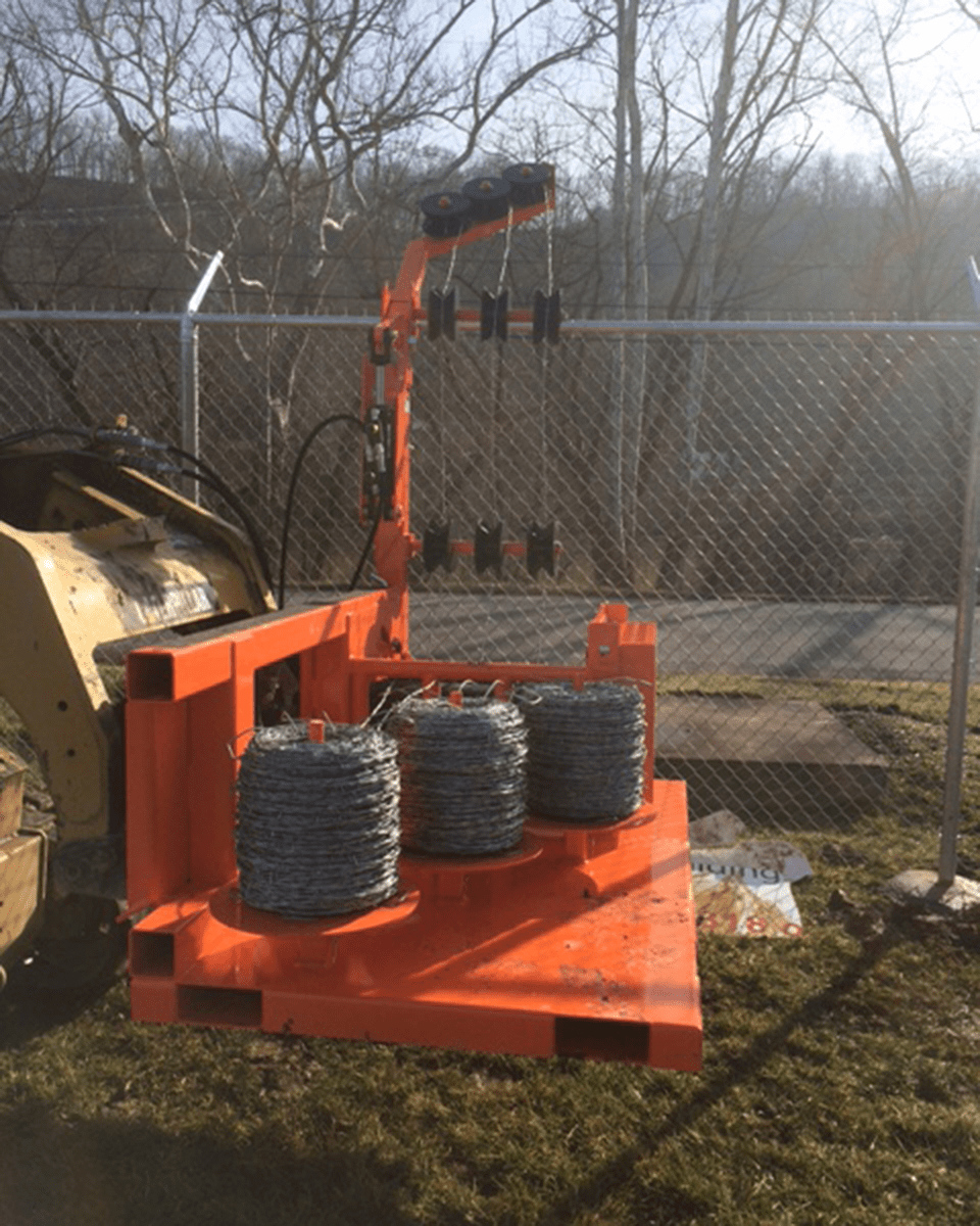 barbwire_hog_on_jobsite_4